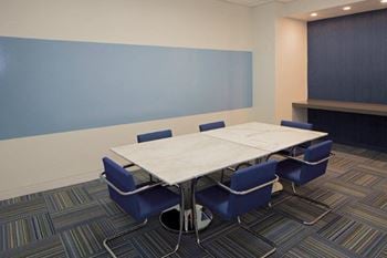 Crystal plaza business center